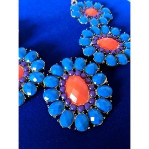 NWT Roxana Bold Color Gold Statement Necklace